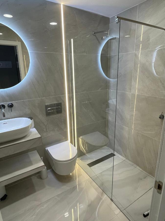 Luxury Diamond - Ocean View, Big Terraces, Air Con, Wifi *